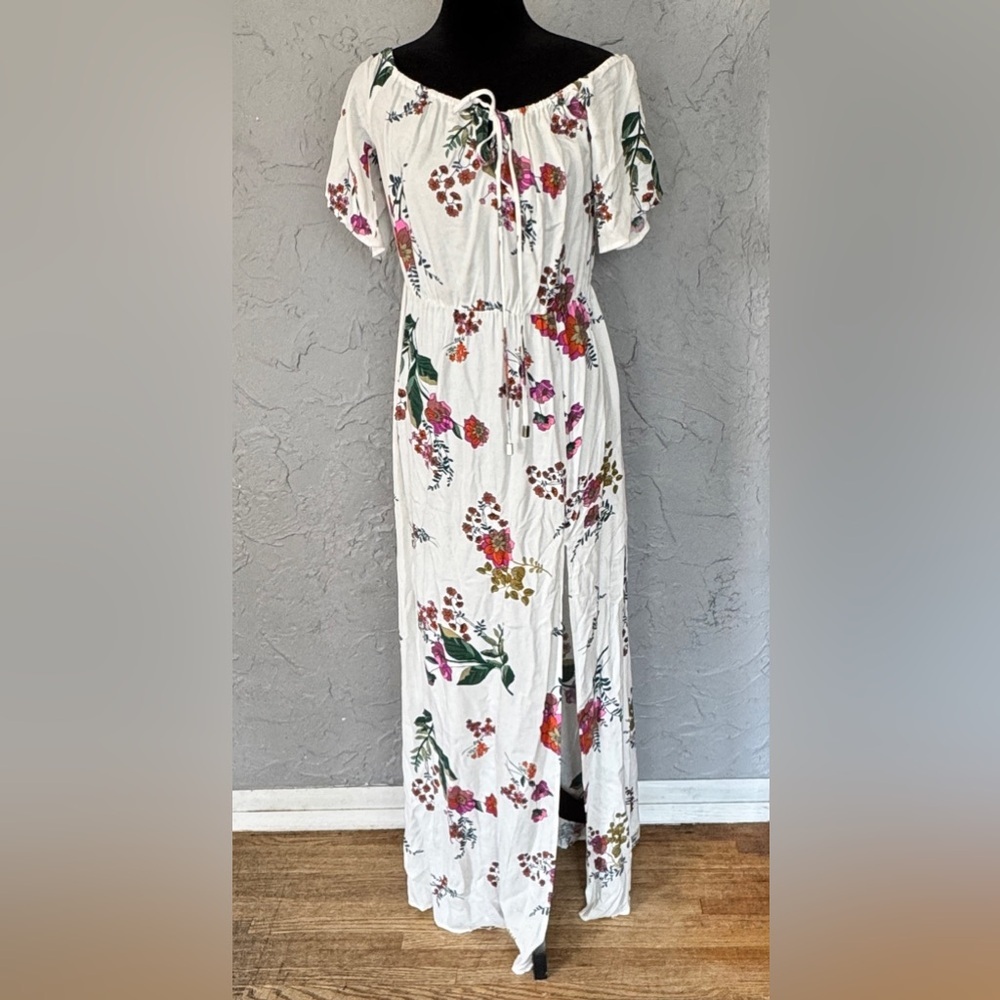 Floral White Maxi Dress‎ short sleeve size Medium pretty